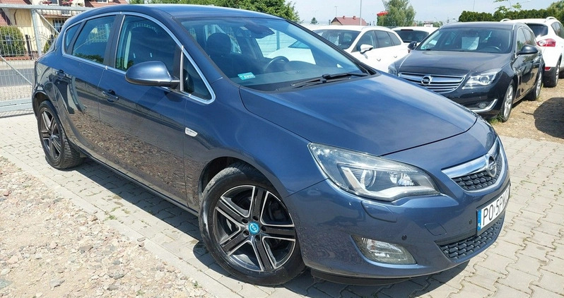 Opel Astra cena 23900 przebieg: 213730, rok produkcji 2010 z Kazimierza Wielka małe 781